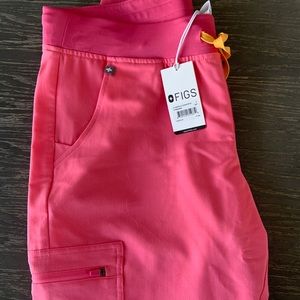 NWT figs pink jogger scrubs petite large